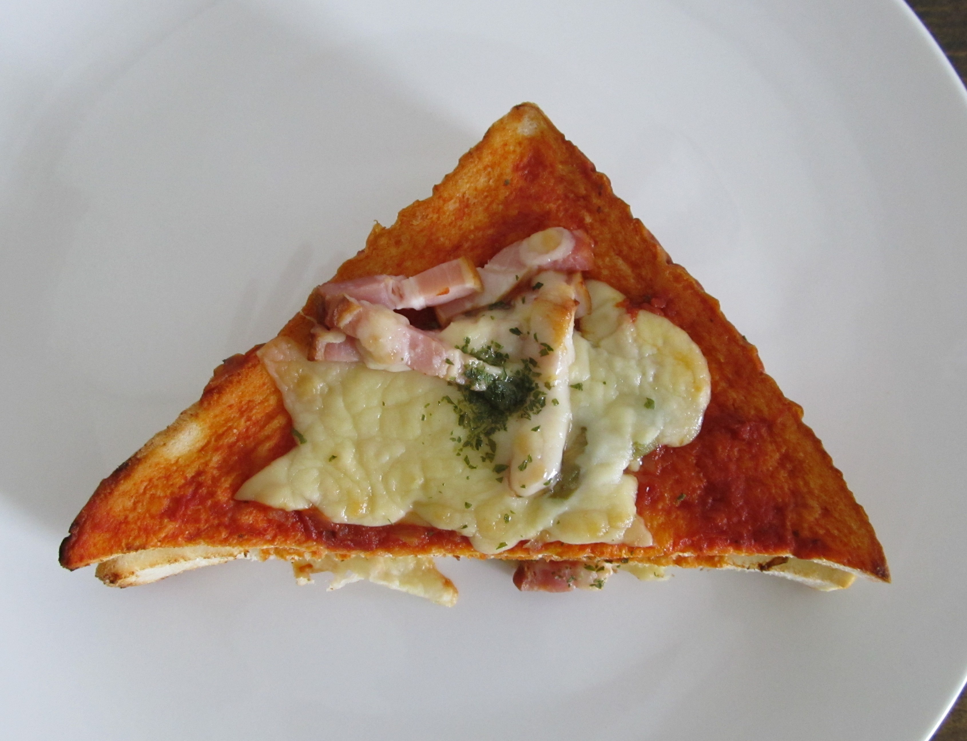 ファミマ サークルkのコンビニパン ベーコンと2種のチーズのピザトースト